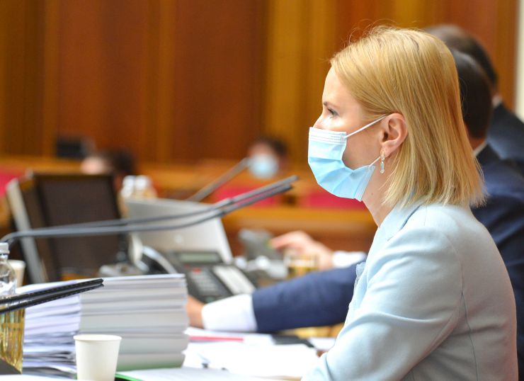 Пленарне засідання Верховної Ради України.

Голова Верховної Ради України Дмитро Разумков відкрив пленарне засідання.
Головуючий повідомив, що 9 червня 2021 року Центральна виборча комісія зареєструвала народного депутата України, обраного на проміжних виборах народного депутата України 28 березня 2021 року в одномандатному виборчому округу №87, Вірастюка Василя Ярославовича.
Прийнято Закон 