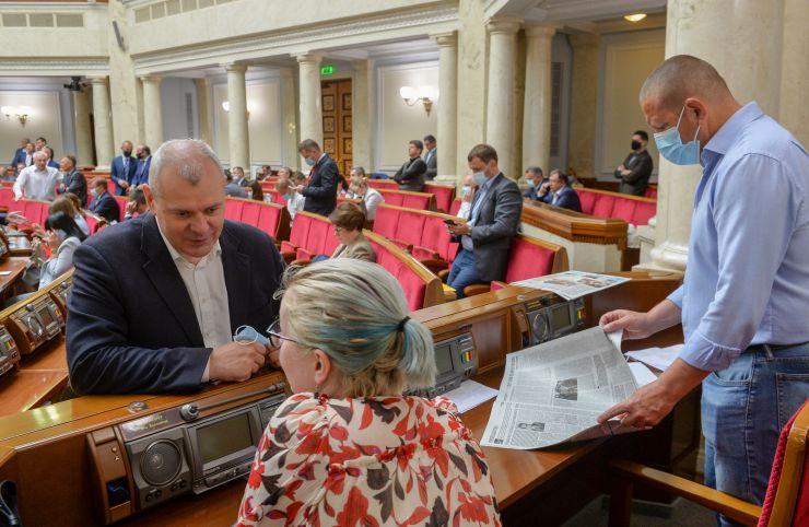 Пленарне засідання Верховної Ради України.

Голова Верховної Ради України Дмитро Разумков відкрив пленарне засідання.
Народні депутати продовжують розглядати правки до проекту Закону про внесення змін до деяких законів України щодо забезпечення незалежності Національної ради України з питань телебачення і радіомовлення, №4107.
