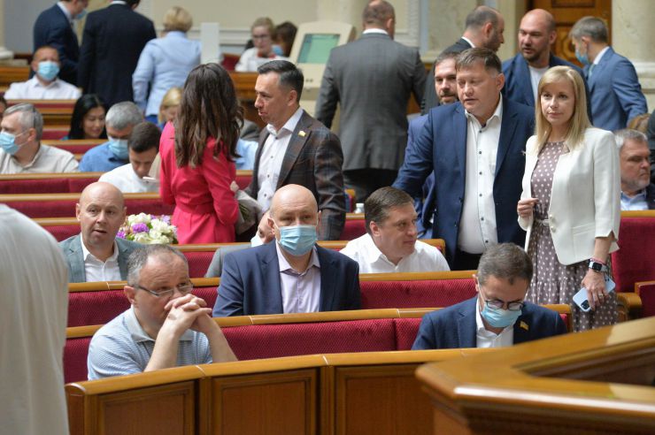 Пленарне засідання Верховної Ради України.

Голова Верховної Ради України Дмитро Разумков відкрив пленарне засідання.
Перший заступник Голови Верховної Ради України Руслан Стефанчук оголосив про входження народного депутата Василя Вірастюка до складу депутатської фракції «Слуга народу».
Прийнято Закон 