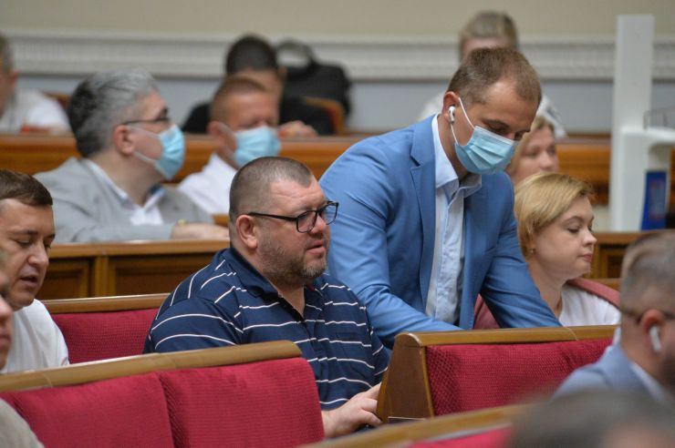 Пленарне засідання Верховної Ради України.

Голова Верховної Ради України Дмитро Разумков відкрив пленарне засідання.
Перший заступник Голови Верховної Ради України Руслан Стефанчук оголосив про входження народного депутата Василя Вірастюка до складу депутатської фракції «Слуга народу».
Прийнято Закон 