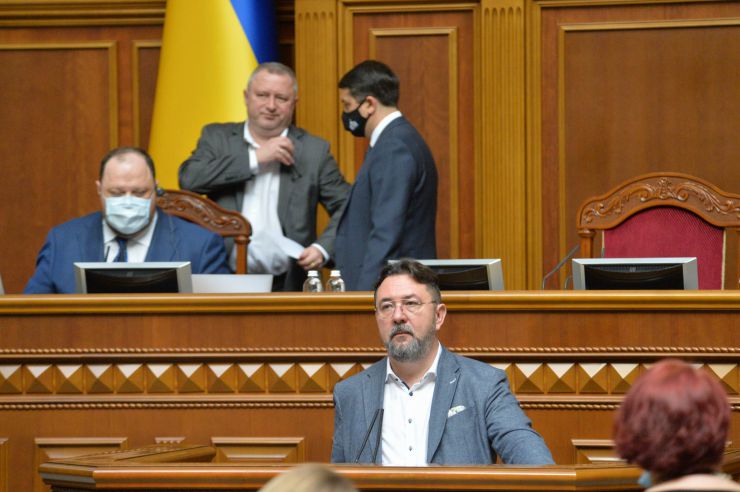 Пленарне засідання Верховної Ради України.

Голова Верховної Ради України Дмитро Разумков відкрив пленарне засідання.
Перший заступник Голови Верховної Ради України Руслан Стефанчук оголосив про входження народного депутата Василя Вірастюка до складу депутатської фракції «Слуга народу».
Прийнято Закон 