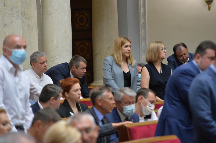 Пленарне засідання Верховної Ради України.

Голова Верховної Ради України Дмитро Разумков відкрив пленарне засідання.
Перший заступник Голови Верховної Ради України Руслан Стефанчук оголосив про входження народного депутата Василя Вірастюка до складу депутатської фракції «Слуга народу».
Прийнято Закон 