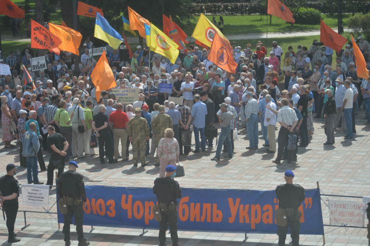 Пленарне засідання Верховної Ради України.

Голова Верховної Ради України Дмитро Разумков відкрив пленарне засідання.
Перший заступник Голови Верховної Ради України Руслан Стефанчук оголосив про входження народного депутата Василя Вірастюка до складу депутатської фракції «Слуга народу».
Прийнято Закон 