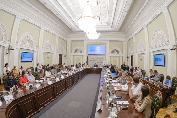 Фінальний захід Програми «РАДА: відповідальне, підзвітне, демократичне парламентське представництво» відбувся 24 червня у парламенті. 
Голова Верховної Ради Дмитро Разумков від імені парламенту та народних депутатів подякував представникам Програми за співпрацю та надання постійної підтримки Верховній Раді. 
Тему відкритості та просвітництва порушила заступниця Голови Верховної Ради Олена Кондратюк: «Хотілося б, щоб роль парламенту звучала голосно. Адже Україна – це парламентсько-президентська республіка. Символічно, що ми підсумовуємо роботу Програми напередодні відзначення 25-ї річниці Конституції України. Надзвичайно важливо, щоб кожен громадянин знав свої права та обов’язки. Цьому сприятиме реалізація проекту «Відкрита Рада», - зазначила Олена Кондратюк. 
В.о. керівника апарату Верховної Ради Михайло Теплюк подякував за постійну допомогу апарату та комітетам. 
