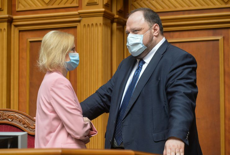 Пленарне засідання Верховної Ради України.
   
Голова Верховної Ради України Дмитро Разумков відкрив пленарне засідання.

З оголошеннями, заявами, повідомленнями, пропозиціями виступили представники депутатських фракцій і груп. 

Народні депутати продовжують розглядати правки до підготовленого до другого читання проекту Закону про внесення змін до Закону України 