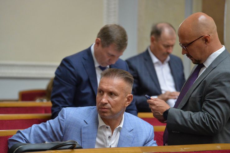 Пленарне засідання Верховної Ради України.

Голова Верховної Ради України Дмитро Разумков відкрив пленарне засідання.
Дмитро Разумков привітав усіх з перемогою збірної України по футболу на Євро-2020 над збірною Швеції і подякував нашим футболістам, які «зробили учорашній вечір всім».
Прийнято Закон 