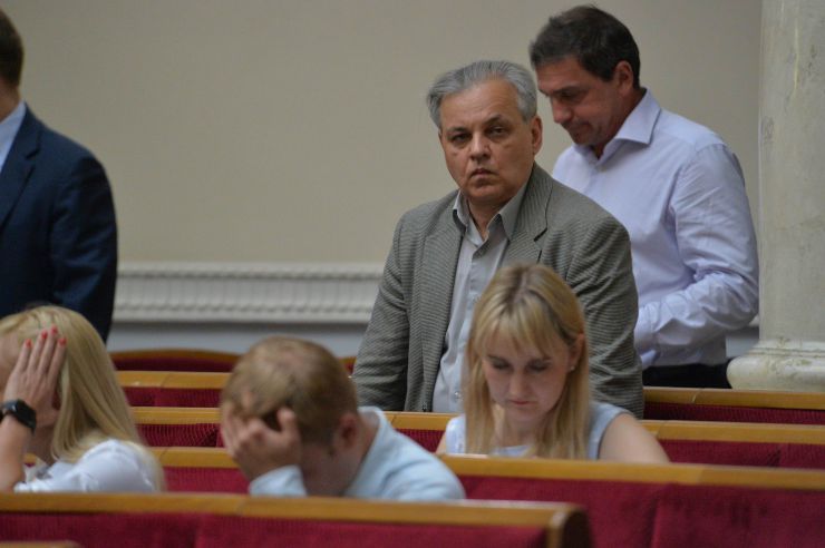 Пленарне засідання Верховної Ради України.

Голова Верховної Ради України Дмитро Разумков відкрив пленарне засідання.
Дмитро Разумков привітав усіх з перемогою збірної України по футболу на Євро-2020 над збірною Швеції і подякував нашим футболістам, які «зробили учорашній вечір всім».
Прийнято Закон 