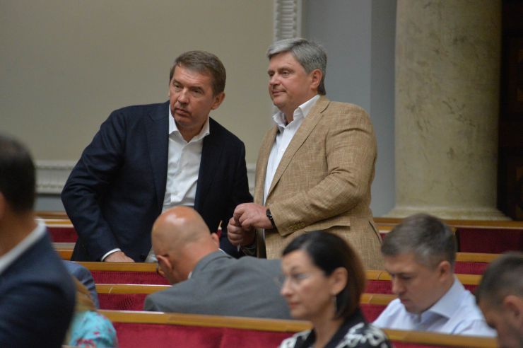 Пленарне засідання Верховної Ради України.

Голова Верховної Ради України Дмитро Разумков відкрив пленарне засідання.
Дмитро Разумков привітав усіх з перемогою збірної України по футболу на Євро-2020 над збірною Швеції і подякував нашим футболістам, які «зробили учорашній вечір всім».
Прийнято Закон 