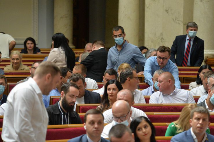 Пленарне засідання Верховної Ради України.

Голова Верховної Ради України Дмитро Разумков відкрив пленарне засідання.
Дмитро Разумков привітав усіх з перемогою збірної України по футболу на Євро-2020 над збірною Швеції і подякував нашим футболістам, які «зробили учорашній вечір всім».
Прийнято Закон 