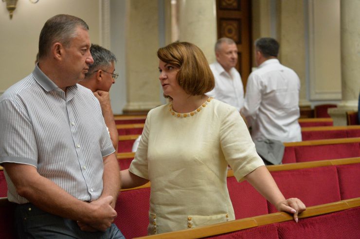 Пленарне засідання Верховної Ради України. Ярослав Дубневич -За майбутнє, Оксана Савчук -позафрак