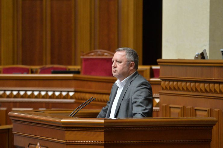 Пленарне засідання Верховної Ради України.

За результатами голосування народні депутати підтримали усі пропозиції і прийняли Закон 