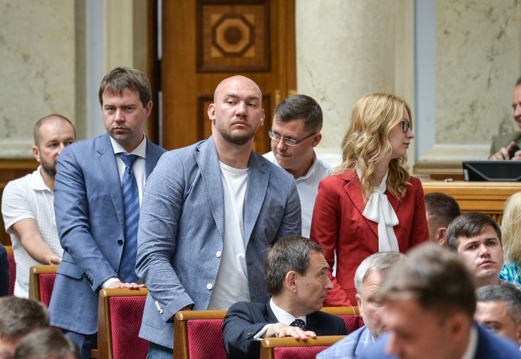 Пленарне засідання Верховної Ради України.

Голова Верховної Ради України Дмитро Разумков відкрив пленарне засідання.

Народні депутати продовжують розглядати правки до проекту Закону про внесення змін до деяких законів України щодо порядку обрання (призначення) на посади членів Вищої ради правосуддя та діяльності дисциплінарних інспекторів Вищої ради правосуддя, №5068. 
За результатами голосування правок підтримано було відхилену правку №733 та правки, на підтверджені яких наполягали народні депутати.
