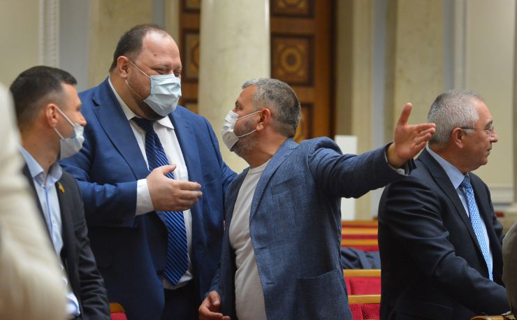 Пленарне засідання Верховної Ради України.

Голова Верховної Ради України Дмитро Разумков відкрив пленарне засідання. 
Головуючий повідомив, що у сесійній залі присутні члени Кабінету Міністрів на чолі з Прем’єр-міністром Денисом Шмигалем.

Головуючий поставив на голосування пропозицію про призначення на посаду Міністра внутрішніх справ Дениса Монастирського. 
Народні депутати 271 голосом підтримали призначення Дениса Монастирського Міністром внутрішніх справ.

Завершилася п'ята сесія Верховної Ради 9-го скликання.
Стефанчук
