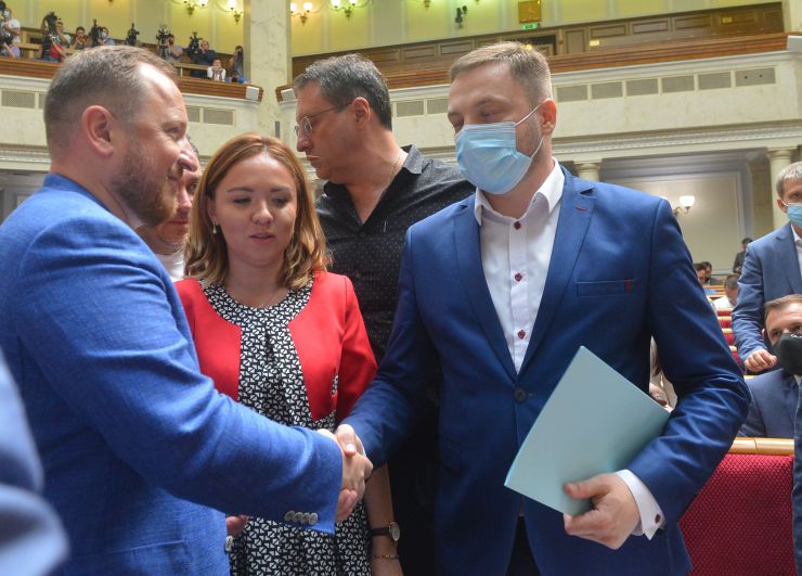 Пленарне засідання Верховної Ради України.

Голова Верховної Ради України Дмитро Разумков відкрив пленарне засідання. 
Головуючий повідомив, що у сесійній залі присутні члени Кабінету Міністрів на чолі з Прем’єр-міністром Денисом Шмигалем.

Головуючий поставив на голосування пропозицію про призначення на посаду Міністра внутрішніх справ Дениса Монастирського. 
Народні депутати 271 голосом підтримали призначення Дениса Монастирського Міністром внутрішніх справ.

Завершилася п'ята сесія Верховної Ради 9-го скликання.
