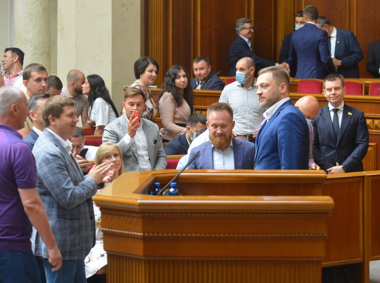 Пленарне засідання Верховної Ради України.

Голова Верховної Ради України Дмитро Разумков відкрив пленарне засідання. 
Головуючий повідомив, що у сесійній залі присутні члени Кабінету Міністрів на чолі з Прем’єр-міністром Денисом Шмигалем.

Головуючий поставив на голосування пропозицію про призначення на посаду Міністра внутрішніх справ Дениса Монастирського. 
Народні депутати 271 голосом підтримали призначення Дениса Монастирського Міністром внутрішніх справ.

Завершилася п'ята сесія Верховної Ради 9-го скликання.
