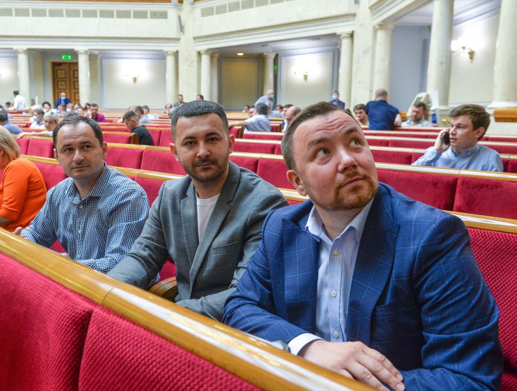 Позачергове пленарне засідання Верховної Ради України. 

Для участі у позачерговому засіданні зареєструвалося 99 народних депутатів. 

Відкрив позачергове пленарне засідання Перший заступник Голови Верховної Ради України Руслан Стефанчук.
Головуючий повідомив, що позачергове засідання проводиться у зв'язку з вимогою Президента України Володимира Зеленського. Максим Дірдин, Максим Заремський, Денис Маслов
