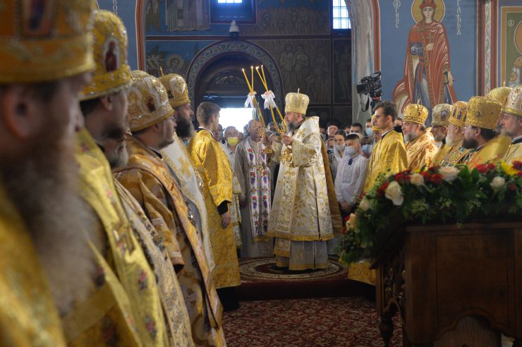 Божественна літургія з нагоди 1033-ї річниці Хрещення Руси-України у Михайлівському Золотоверхому кафедральному соборі.  Очолить літургію Блаженнійший Митрополит Епіфаній. Урочистості з нагоди свята продовжаться на Володимирській гірці, де Предстоятель Православної Церкви України звершить молебень біля пам’ятника святому рівноапостольному князю Володимиру.