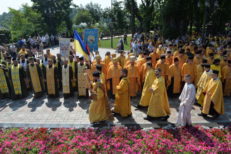Божественна літургія з нагоди 1033-ї річниці Хрещення Руси-України у Михайлівському Золотоверхому кафедральному соборі.  Очолить літургію Блаженнійший Митрополит Епіфаній. Урочистості з нагоди свята продовжаться на Володимирській гірці, де Предстоятель Православної Церкви України звершить молебень біля пам’ятника святому рівноапостольному князю Володимиру.