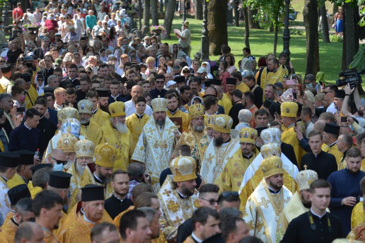 Божественна літургія з нагоди 1033-ї річниці Хрещення Руси-України у Михайлівському Золотоверхому кафедральному соборі.  Очолить літургію Блаженнійший Митрополит Епіфаній. Урочистості з нагоди свята продовжаться на Володимирській гірці, де Предстоятель Православної Церкви України звершить молебень біля пам’ятника святому рівноапостольному князю Володимиру.