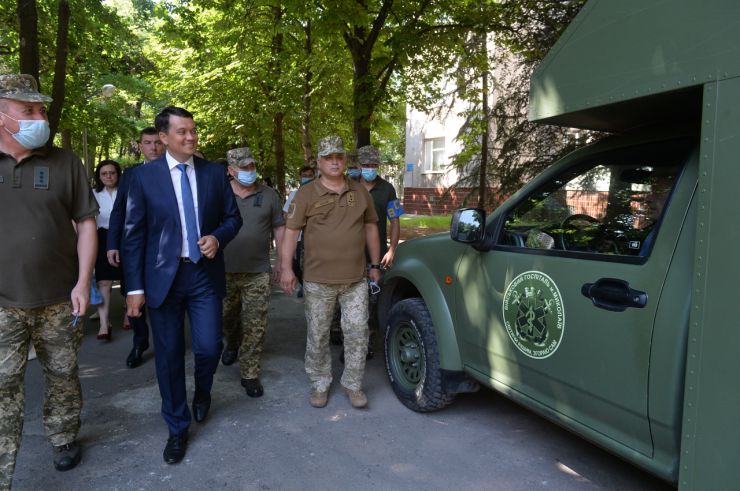 Робоча поїздка Голови Верховної Ради України Дмитра РАЗУМКОВА до Миколаївської та Одеської областей
Переїзд до військово-медичного клінічного центру Південного регіону.
Ознайомлення з роботою багатопрофільного клінічного, лікувально-діагностичного та наукового центру. 
Військово-медичний клінічний центр Південного регіону – військово-медичний заклад у місті Одеса, одна з провідних установ охорони здоров'я Міністерства оборони України, що обслуговує військовослужбовців військових частин Південного регіону України.
