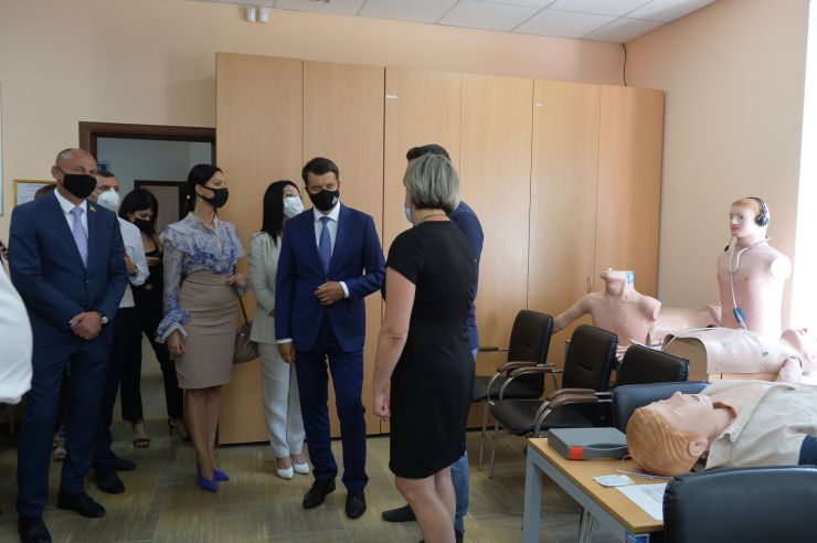 Робоча поїздка Голови Верховної Ради України Дмитра  РАЗУМКОВА до Полтавської області.

Переїзд до лікувального закладу комунальне підприємство «Полтавська обласна клінічна лікарня ім. М.В. Скліфосовського Полтавської обласної ради».
(Полтавська обл., м. Полтава, вул. Шевченка, 23)
Ознайомлення із роботою медичного закладу.
