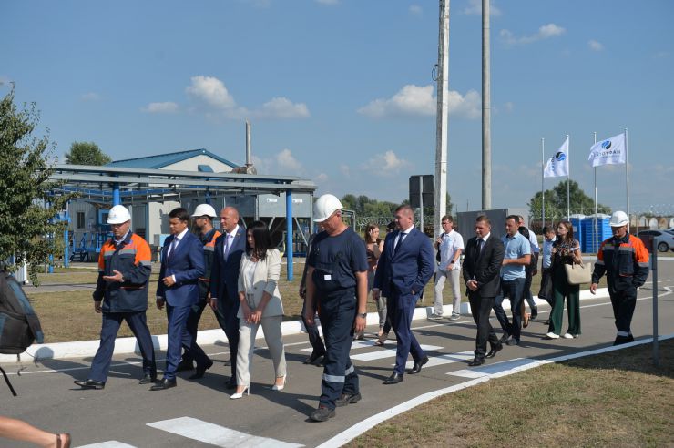 Робоча поїздка Голови Верховної Ради України Дмитра РАЗУМКОВА до Полтавської області.

Переїзд Голови Верховної Ради України Дмитра РАЗУМКОВА до газопромислового управління «Полтавагазвидобування» АТ «Укргазвидобування».
(Полтавська область, Полтавський район, село Коломацьке, вул. Зелений гай, 30).
