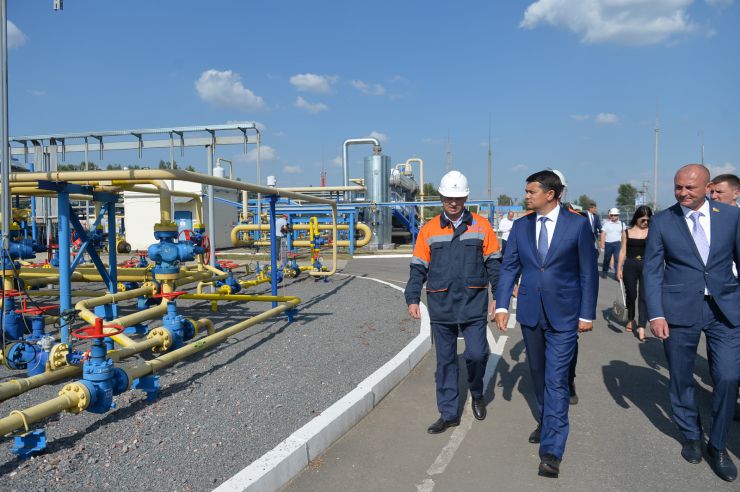 Робоча поїздка Голови Верховної Ради України Дмитра РАЗУМКОВА до Полтавської області.

Переїзд Голови Верховної Ради України Дмитра РАЗУМКОВА до газопромислового управління «Полтавагазвидобування» АТ «Укргазвидобування».
(Полтавська область, Полтавський район, село Коломацьке, вул. Зелений гай, 30).
