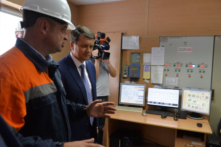 Робоча поїздка Голови Верховної Ради України Дмитра РАЗУМКОВА до Полтавської області.

Переїзд Голови Верховної Ради України Дмитра РАЗУМКОВА до газопромислового управління «Полтавагазвидобування» АТ «Укргазвидобування».
(Полтавська область, Полтавський район, село Коломацьке, вул. Зелений гай, 30).
