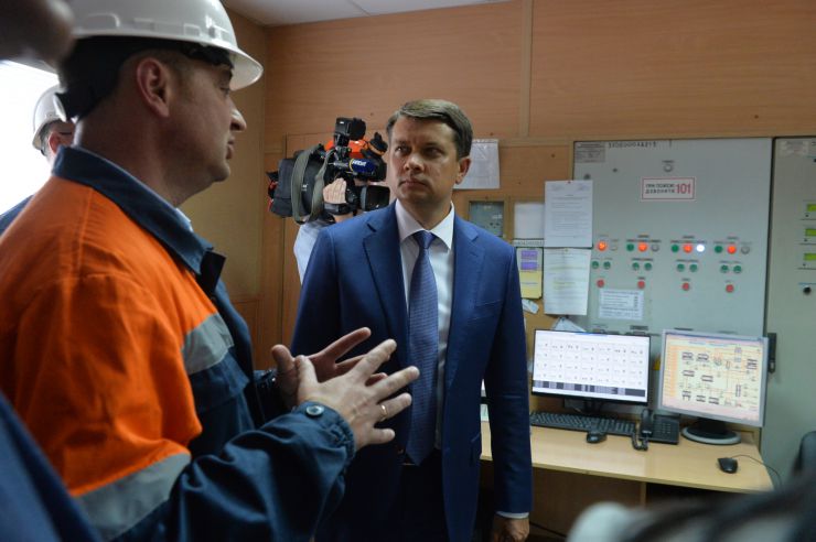 Робоча поїздка Голови Верховної Ради України Дмитра РАЗУМКОВА до Полтавської області.

Переїзд Голови Верховної Ради України Дмитра РАЗУМКОВА до газопромислового управління «Полтавагазвидобування» АТ «Укргазвидобування».
(Полтавська область, Полтавський район, село Коломацьке, вул. Зелений гай, 30).
