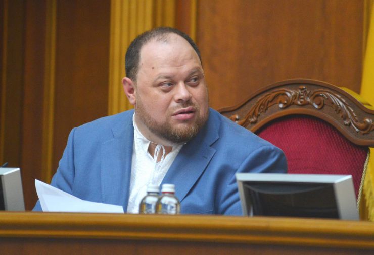 Позачергова сесія Верховної Ради України 24 серпня. Голосування у першому читанні  за проект Закону «Про великий Державний Герб України», № 5712.

