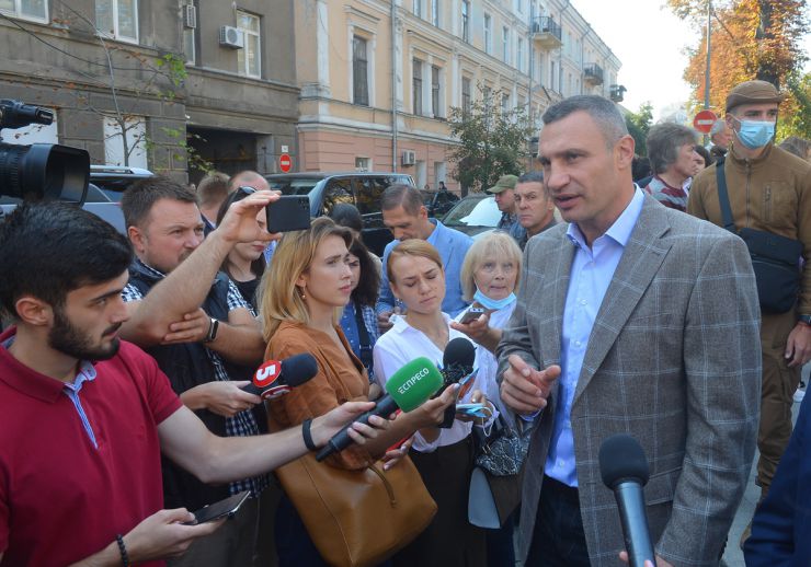 Урочисте відкриття та освячення пам`ятного знака Іванові Франкові.
Правнук Івана Франка Петро Галущак, міський голова Києва Віталій Кличко, директор Міжнародного фонду імені Івана Франка Ігор Курус, міський голова міста Дрогобич Тарас Кучма (зліва направо) під час урочистого відкриття та освячення пам`ятного знака Іванові Франкові, Київ.
