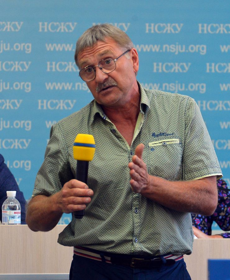 Журналістам вручили відзнаки Творчого конкурсу НСЖУ
Національна спілка журналістів України провела урочисте вручення нагород лауреатам творчого конкурсу, присвяченого 30-й річниці незалежності України. Заступник головного редактора газети «Голос України» Віталій Суддя.

