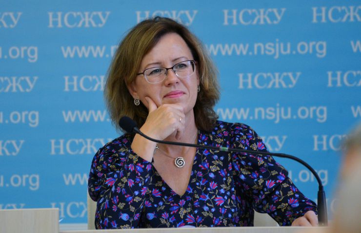 Журналістам вручили відзнаки Творчого конкурсу НСЖУ
Національна спілка журналістів України провела урочисте вручення нагород лауреатам творчого конкурсу, присвяченого 30-й річниці незалежності України. Секретар НСЖУ Ліна Кущ.
