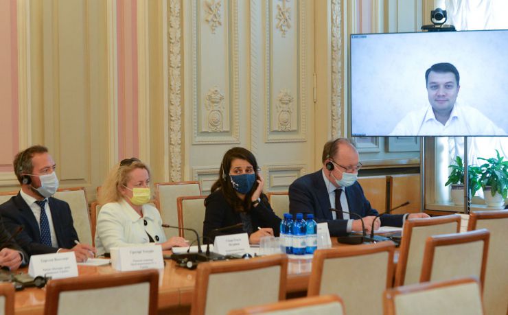 Зустріч у Верховні Раді України з Членом Європейської Комісії з питань навколишнього середовища, океанів і рибальства Віргініюсом Сінкявічюсом та представниками Європейської Комісії. У зустрічі взяли участь Голова Верховної Ради України, голови депутатських фракцій і груп, голови комітетів Верховної Ради України та народні депутати України.