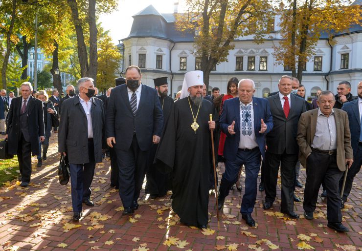 Загальнонаціональна презентація видання «УКРАЇНСЬКА ДЕРЖАВНІСТЬ: історико-правничі нариси» (Національний заповідник «Софія Київська») за участю Голови Верховної Ради України Руслана Стефанчука, Степана Кубіва - голова ВПО «Меморіал» імені Василя Стуса (з 2014), Блаженнішего Епіфанія - Митрополит Київський і всієї України
