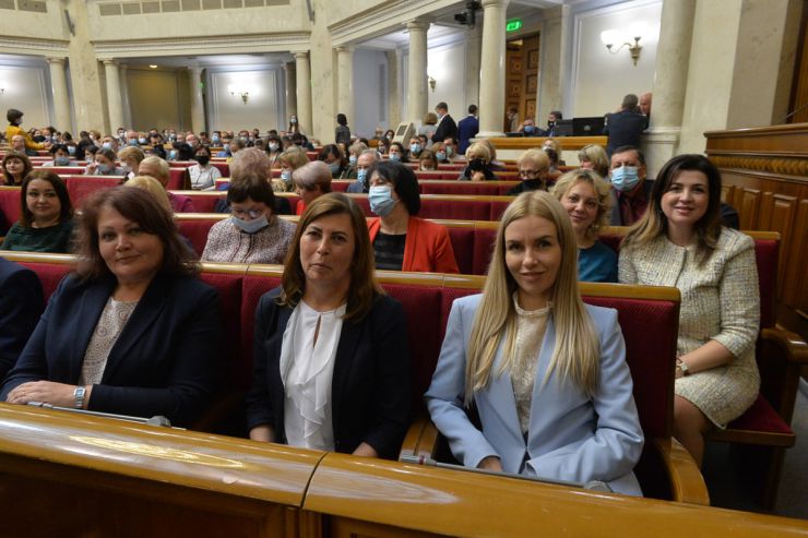 Голова Верховної Ради України Руслан Стефанчук нагородив працівників Апарату Верховної Ради України за вагомий особистий внесок у розбудову Української Держави, забезпечення діяльності Верховної Ради України, сумлінну працю та високий професіоналізм