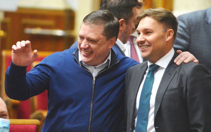 Пленарне засідання Верховної Ради України.

Голова Верховної Ради України Руслан Стефанчук відкрив пленарне засідання. 
Народні депутати продовжують розглядати правки, які пропонують врахувати депутатські фракції і групи Уряду під час підготовки до другого читання законопроекту про Державний бюджет України на 2022 рік. 
Роман Іванісов Артем Чорноморов СН
