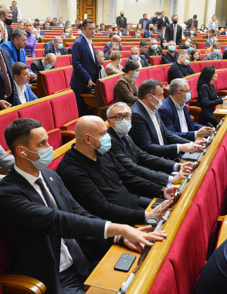 Пленарне засідання Верховної Ради України.

Голова Верховної Ради України Руслан Стефанчук відкрив пленарне засідання. 
Народні депутати продовжують розглядати правки, які пропонують врахувати депутатські фракції і групи Уряду під час підготовки до другого читання законопроекту про Державний бюджет України на 2022 рік. 
