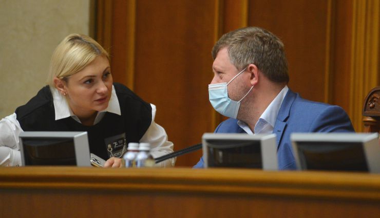 Пленарне засідання Верховної Ради України.

Голова Верховної Ради України Руслан Стефанчук відкрив пленарне засідання. 
Народні депутати продовжують розглядати правки, які пропонують врахувати депутатські фракції і групи Уряду під час підготовки до другого читання законопроекту про Державний бюджет України на 2022 рік. 
Олександр Корнієнко Перший заступник Голови Верховної Ради України.
