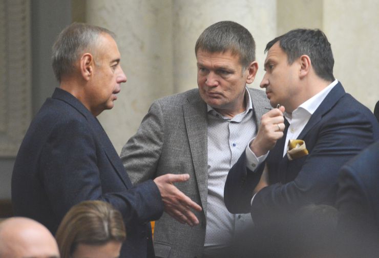 Пленарне засідання Верховної Ради України.

Голова Верховної Ради України Руслан Стефанчук відкрив пленарне засідання. 
Народні депутати продовжують розглядати правки, які пропонують врахувати депутатські фракції і групи Уряду під час підготовки до другого читання законопроекту про Державний бюджет України на 2022 рік. 
Дмитро Ісаєнко ОП  Роберт Горват ДОВІРА Микола Сольський СН
