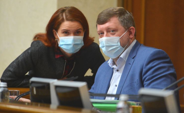 Пленарне засідання Верховної Ради України.

Голова Верховної Ради України Руслан Стефанчук відкрив пленарне засідання. 
Народні депутати продовжують розглядати правки, які пропонують врахувати депутатські фракції і групи Уряду під час підготовки до другого читання законопроекту про Державний бюджет України на 2022 рік. 
Мар’яна Безугла Олександр Корнієнко
