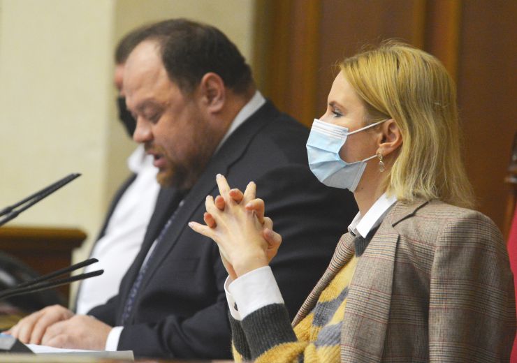 Пленарне засідання Верховної Ради України.

Голова Верховної Ради України Руслан Стефанчук відкрив пленарне засідання.
Народні депутати продовжують розглядати правки, які пропонують врахувати депутатські фракції і групи Уряду під час підготовки до другого читання законопроекту про Державний бюджет України на 2022 рік №6000.
Олена Кондратюк
