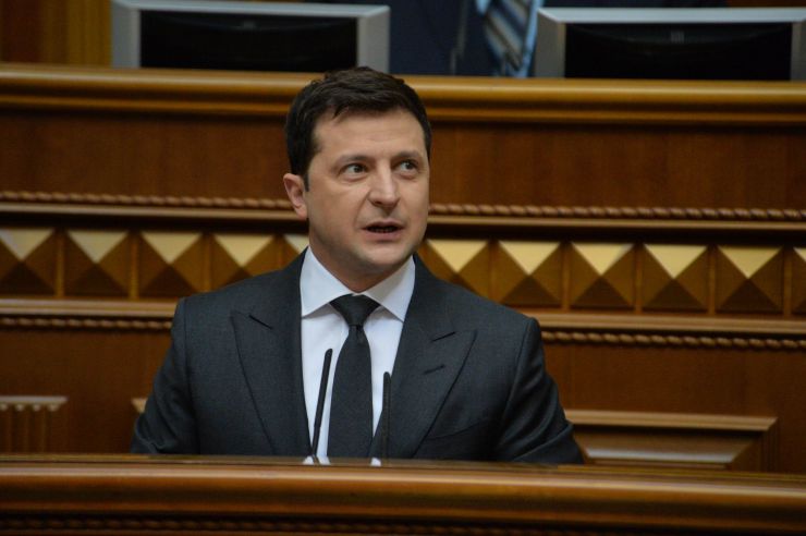 Пленарне засідання Верховної Ради України.

Голова Верховної Ради України Руслан Стефанчук відкрив пленарне засідання.

Головуючий запросив до сесійної зали Президента України Володимира Зеленського. 
Народні депутати розглядають кадрові питання. 
Головуючий повідомив, що до Верховної Ради внесено подання про призначення Резнікова Олексія Юрійовича Міністром оборони України.
Народні депутати 273 голосами підтримали пропозицію про призначення Резнікова О.Ю. Міністром оборони України. 
Олексій Резніков склав присягу члена Кабінету Міністрів.

Наступним голосуванням народні депутати підтримали пропозицію про зміну розгляду питань порядку денного, зокрема, про розгляд зараз законопроекту про внесення змін до Закону України 