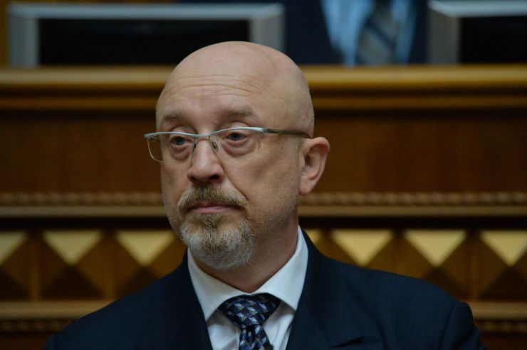 Пленарне засідання Верховної Ради України.

Голова Верховної Ради України Руслан Стефанчук відкрив пленарне засідання.

Головуючий запросив до сесійної зали Президента України Володимира Зеленського. 
Народні депутати розглядають кадрові питання. 
Головуючий повідомив, що до Верховної Ради внесено подання про призначення Резнікова Олексія Юрійовича Міністром оборони України.
Народні депутати 273 голосами підтримали пропозицію про призначення Резнікова О.Ю. Міністром оборони України. 
Олексій Резніков склав присягу члена Кабінету Міністрів.

Наступним голосуванням народні депутати підтримали пропозицію про зміну розгляду питань порядку денного, зокрема, про розгляд зараз законопроекту про внесення змін до Закону України 