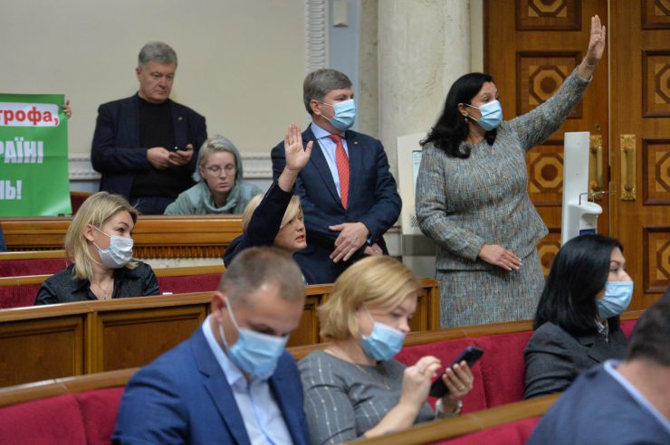 Пленарне засідання Верховної Ради України.

Голова Верховної Ради України Руслан Стефанчук відкрив пленарне засідання.

Головуючий запросив до сесійної зали Президента України Володимира Зеленського. 
Народні депутати розглядають кадрові питання. 
Головуючий повідомив, що до Верховної Ради внесено подання про призначення Резнікова Олексія Юрійовича Міністром оборони України.
Народні депутати 273 голосами підтримали пропозицію про призначення Резнікова О.Ю. Міністром оборони України. 
Олексій Резніков склав присягу члена Кабінету Міністрів.

Наступним голосуванням народні депутати підтримали пропозицію про зміну розгляду питань порядку денного, зокрема, про розгляд зараз законопроекту про внесення змін до Закону України 