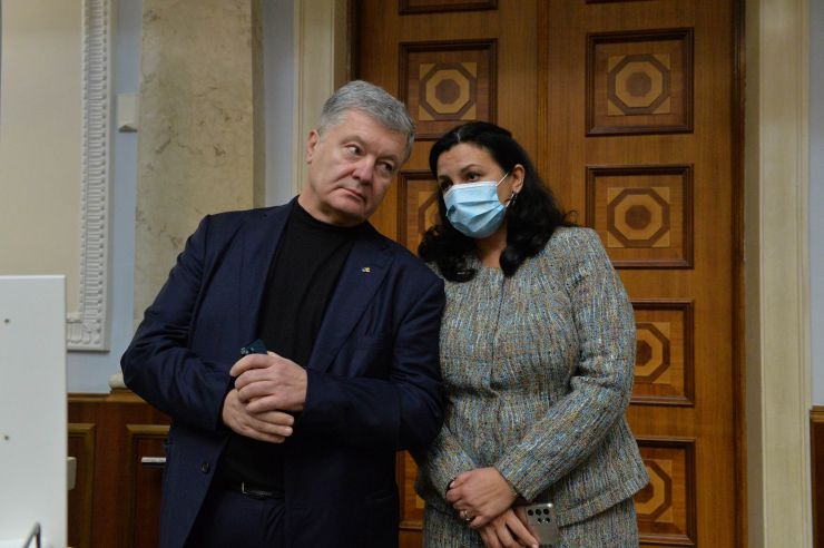 Пленарне засідання Верховної Ради України.

Голова Верховної Ради України Руслан Стефанчук відкрив пленарне засідання.

Головуючий запросив до сесійної зали Президента України Володимира Зеленського. 
Народні депутати розглядають кадрові питання. 
Головуючий повідомив, що до Верховної Ради внесено подання про призначення Резнікова Олексія Юрійовича Міністром оборони України.
Народні депутати 273 голосами підтримали пропозицію про призначення Резнікова О.Ю. Міністром оборони України. 
Олексій Резніков склав присягу члена Кабінету Міністрів.

Наступним голосуванням народні депутати підтримали пропозицію про зміну розгляду питань порядку денного, зокрема, про розгляд зараз законопроекту про внесення змін до Закону України 