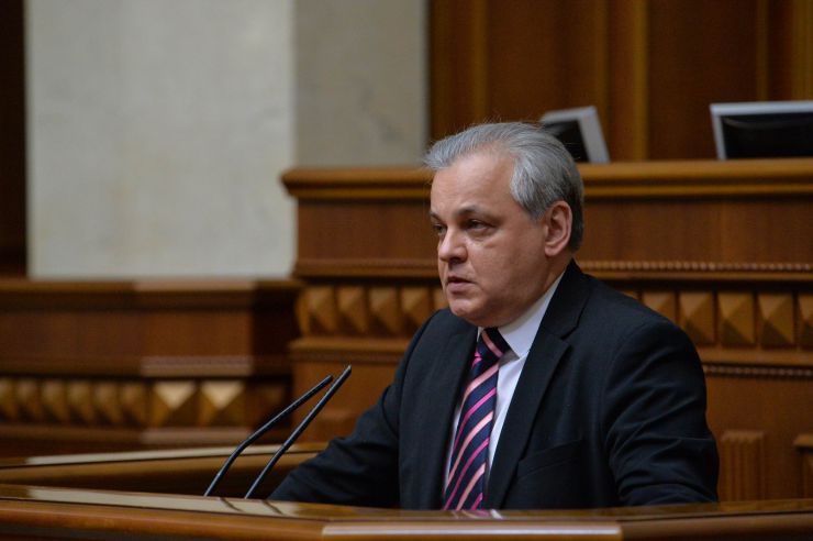 Пленарне засідання Верховної Ради України.

Голова Верховної Ради України Руслан Стефанчук відкрив пленарне засідання.

Головуючий запросив до сесійної зали Президента України Володимира Зеленського. 
Народні депутати розглядають кадрові питання. 
Головуючий повідомив, що до Верховної Ради внесено подання про призначення Резнікова Олексія Юрійовича Міністром оборони України.
Народні депутати 273 голосами підтримали пропозицію про призначення Резнікова О.Ю. Міністром оборони України. 
Олексій Резніков склав присягу члена Кабінету Міністрів.

Наступним голосуванням народні депутати підтримали пропозицію про зміну розгляду питань порядку денного, зокрема, про розгляд зараз законопроекту про внесення змін до Закону України 