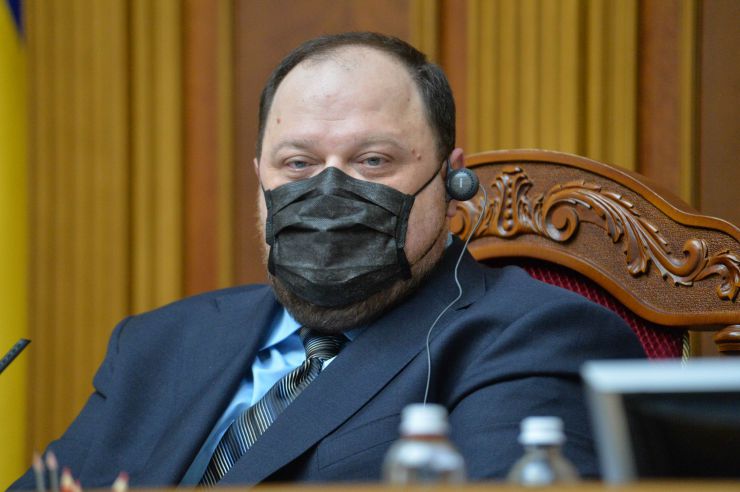 Пленарне засідання Верховної Ради України.

Голова Верховної Ради України Руслан Стефанчук відкрив пленарне засідання.

Головуючий запросив до сесійної зали Президента України Володимира Зеленського. 
Народні депутати розглядають кадрові питання. 
Головуючий повідомив, що до Верховної Ради внесено подання про призначення Резнікова Олексія Юрійовича Міністром оборони України.
Народні депутати 273 голосами підтримали пропозицію про призначення Резнікова О.Ю. Міністром оборони України. 
Олексій Резніков склав присягу члена Кабінету Міністрів.

Наступним голосуванням народні депутати підтримали пропозицію про зміну розгляду питань порядку денного, зокрема, про розгляд зараз законопроекту про внесення змін до Закону України 