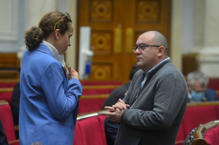 Пленарне засідання Верховної Ради України.

Голова Верховної Ради України Руслан Стефанчук відкрив пленарне засідання. 
Головуючий повідомив, що у засіданні беруть участь Прем’єр-міністр Денис Шмигаль та члени Кабінету Міністрів.
За пропозицією депутатських фракцій і груп члени Уряду відповідатимуть сьогодні на запитання про стан забезпечення паливно-енергетичного комплексу та житлово-комунального господарства України енергетичними ресурсами на період опалювального сезону 2021-2022 року. 
Головуючий надав слово для виступу Міністру енергетики Герману Галущенку.

Прийнято Закон 