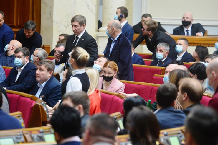 Пленарне засідання Верховної Ради України.

Голова Верховної Ради України Руслан Стефанчук відкрив пленарне засідання. 
Головуючий повідомив, що у засіданні беруть участь Прем’єр-міністр Денис Шмигаль та члени Кабінету Міністрів.
За пропозицією депутатських фракцій і груп члени Уряду відповідатимуть сьогодні на запитання про стан забезпечення паливно-енергетичного комплексу та житлово-комунального господарства України енергетичними ресурсами на період опалювального сезону 2021-2022 року. 
Головуючий надав слово для виступу Міністру енергетики Герману Галущенку.

Прийнято Закон 